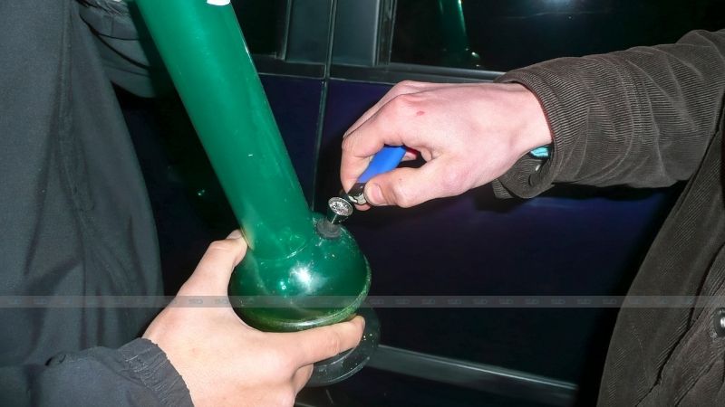 Clean a Bong