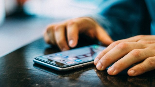 Turn Smartphone into a Flatbed Scanner, Get Digitize Text
