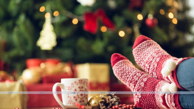 How to Entertain Yourself During the Holidays