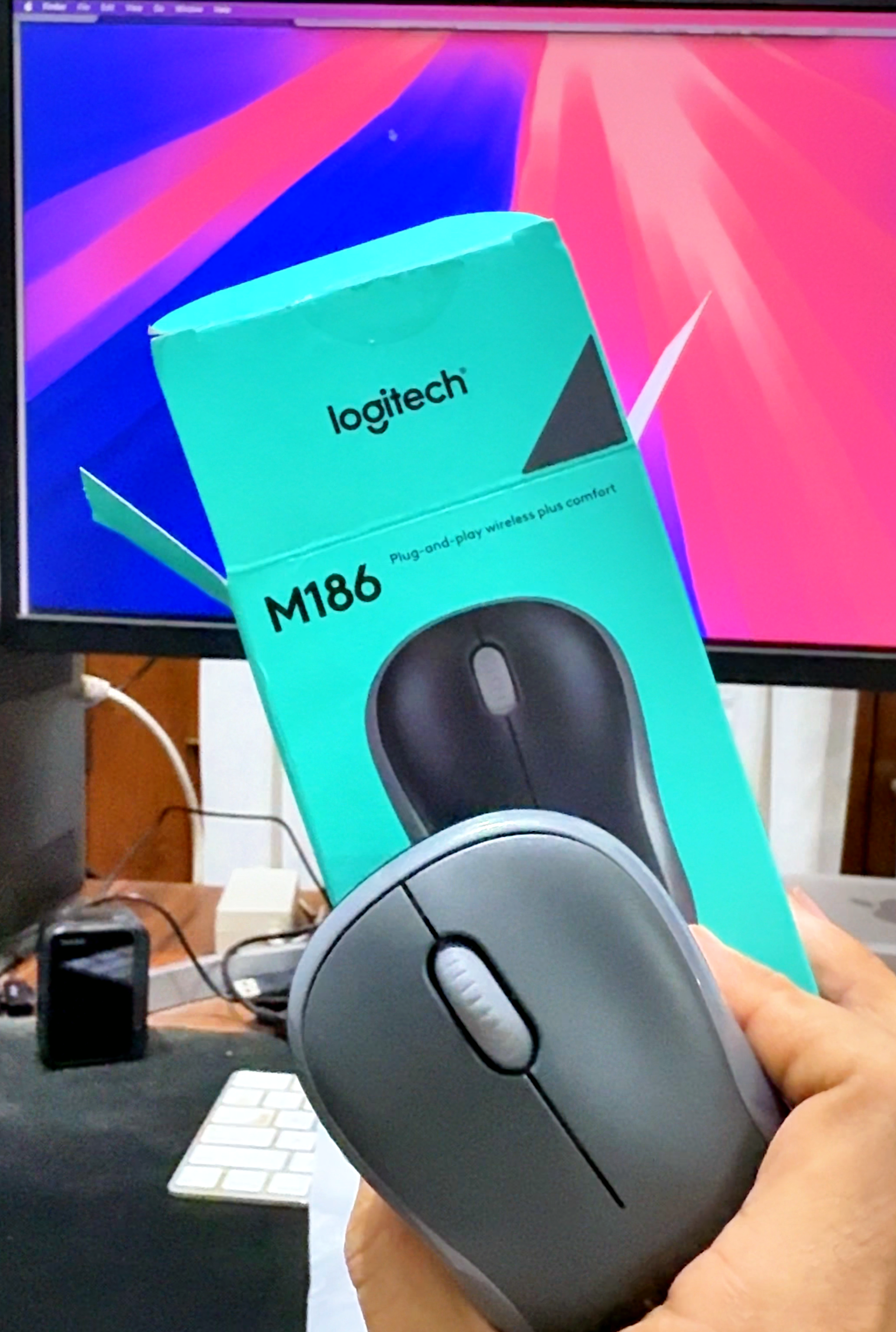 Logitech M186 Wireless Mouse Review: A Practical Choice for Everyday Computing